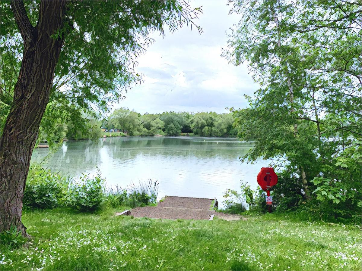 The Lake House, Woking Esterno foto