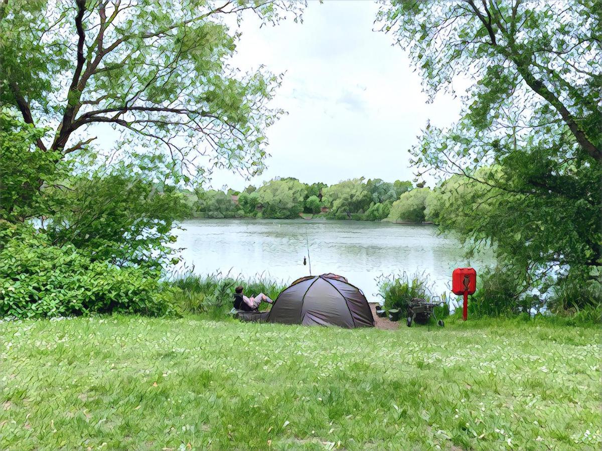 The Lake House, Woking Esterno foto