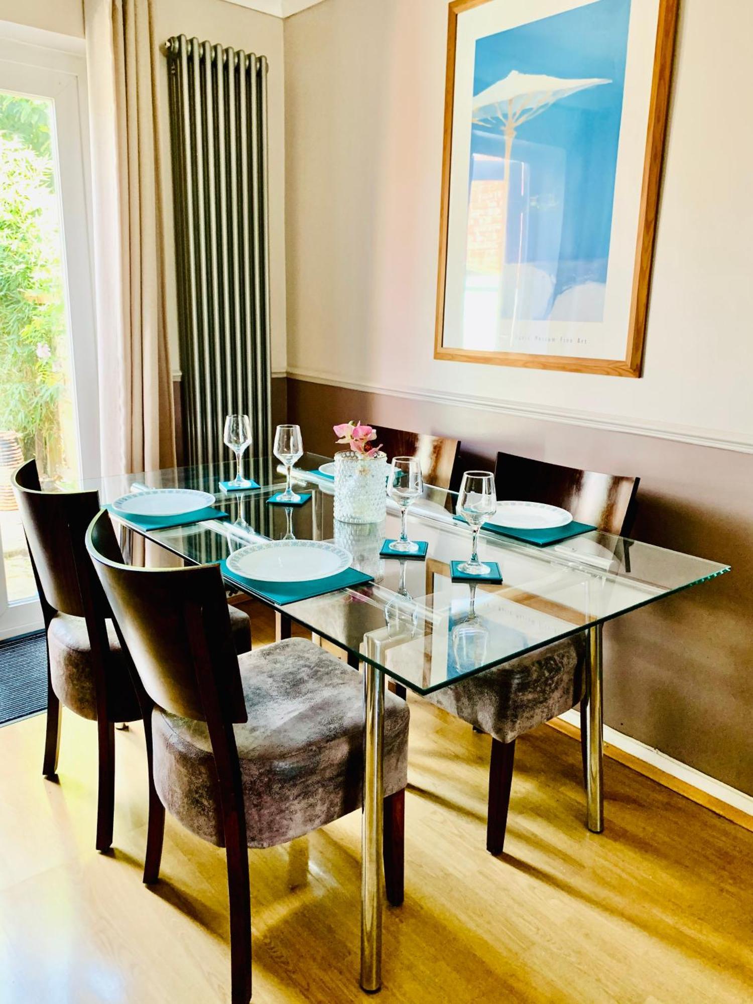 The Lake House, Woking Esterno foto